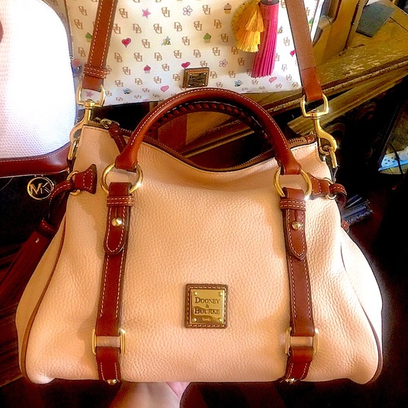 Dooney & Bourke Handbags - RARE Dooney & Bourke pebble satchel EUC like new in color BLUSH HTF